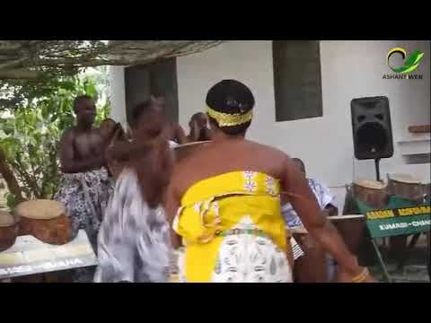 how-ashanti-dance-adowa-is-carried-out