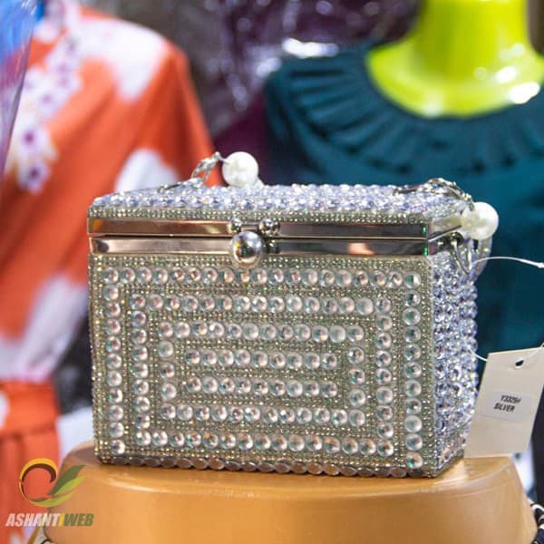 Diamond Pearls Classy Purse