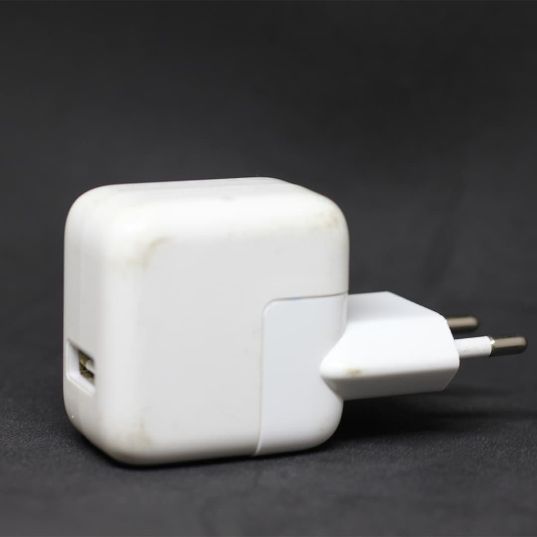 APPLE 12W ADAPTER