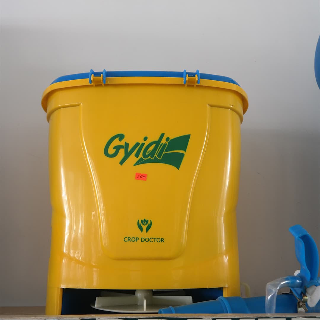 Gyedi fertilizer applicator