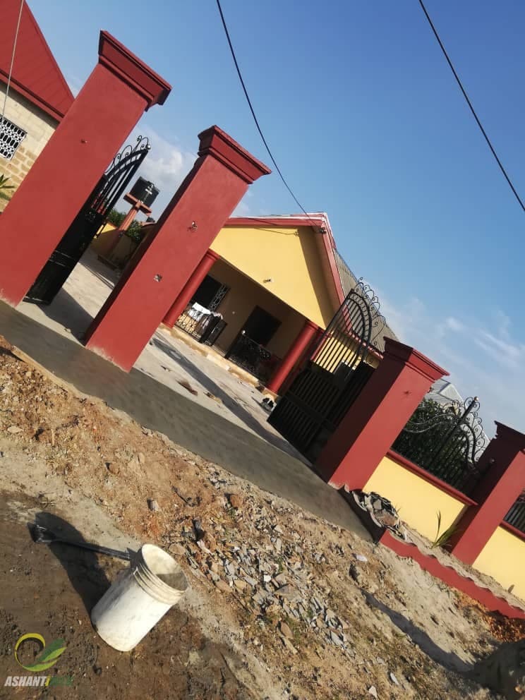 2 bedroom house for rent at Anwomaso Domeabra
