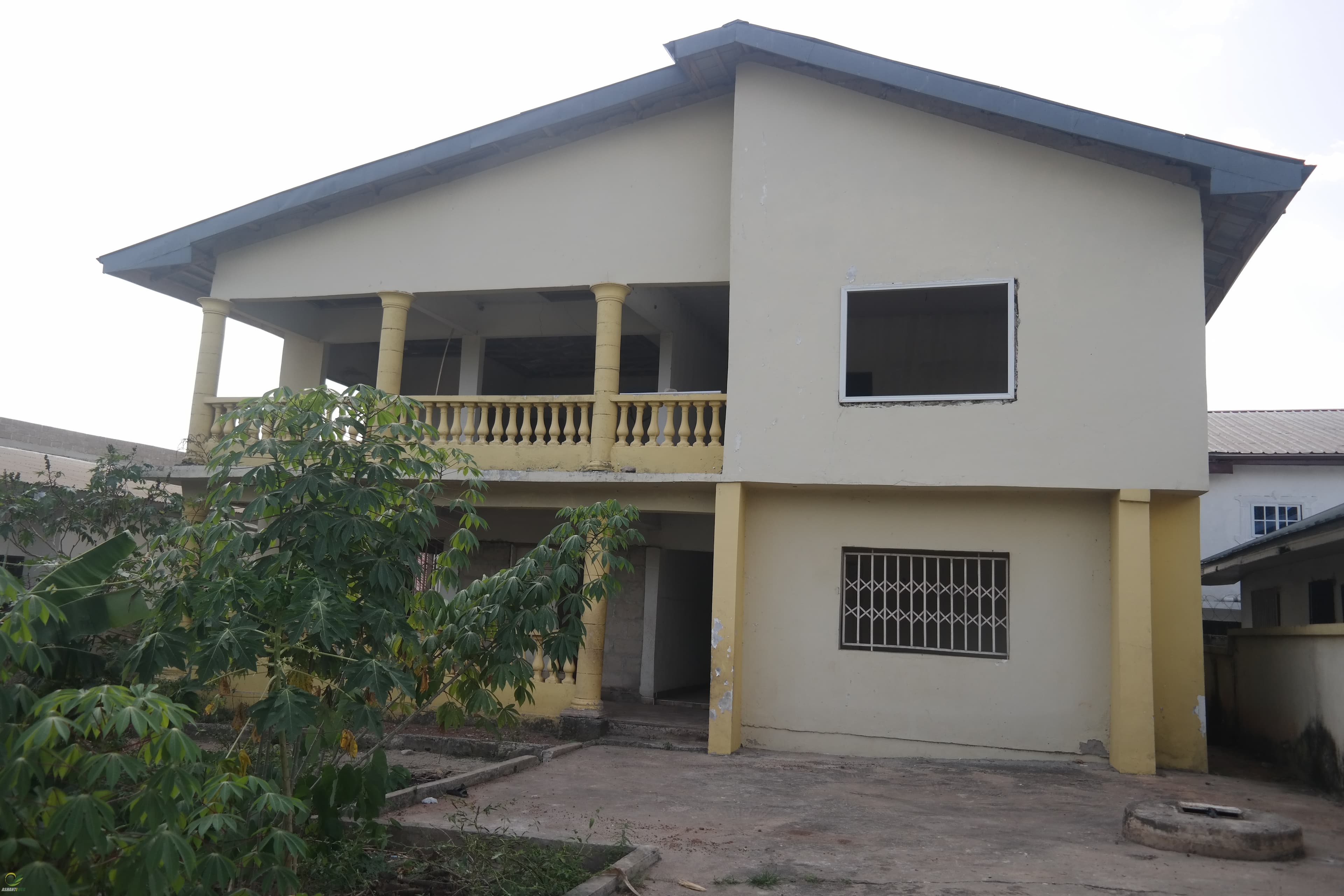 6 Bedroom semi detached uncompleted house for sale